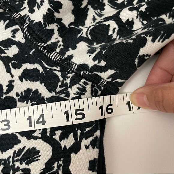 LULULEMON FLEUR SOMBRE‎ BLACK / WHITE SCUBA HOODIE Full zip JACKET SIZE 2 - Picture 7 of 10